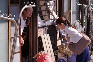 Dâm nữ khát dục con trai bạn thân cũng không tha
