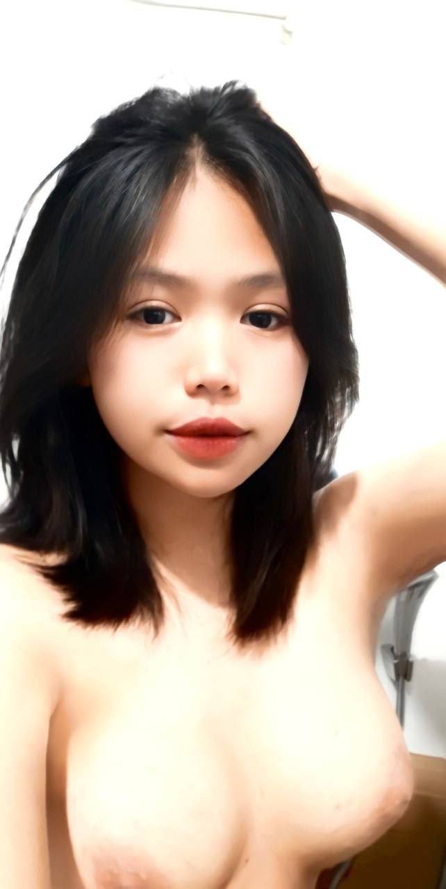 Em hầu gái gạ cậu chủ uống rượu đề bú cu